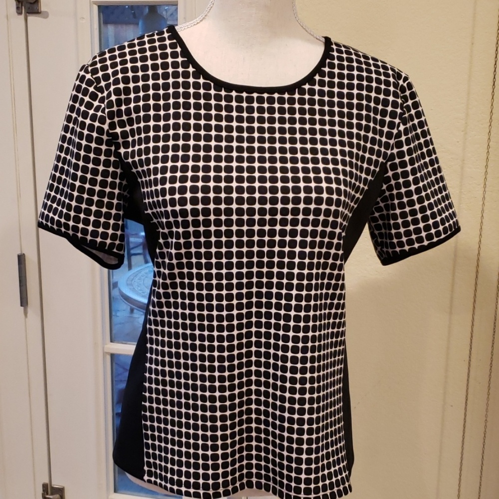 Vince Camuto short sleev  top Sz M